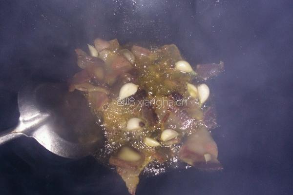 美丽酸菜串炒腊肉的做法图解3