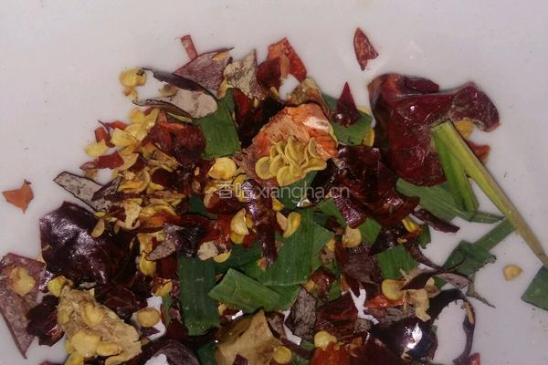 美丽酸菜串炒腊肉的做法图解5