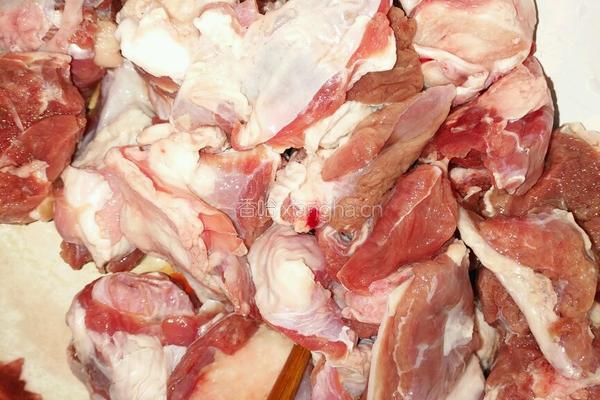 羊肉萝卜汤的做法图解1