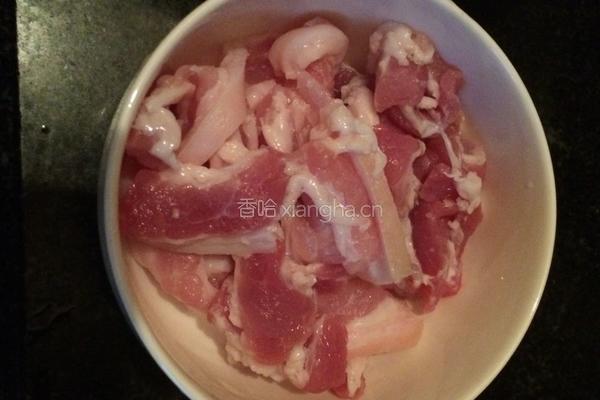 盐煎肉的做法图解1