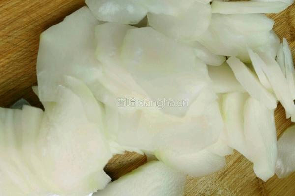 素炒菜头的做法图解2