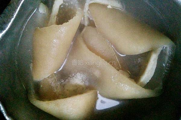肉皮冻的做法图解1