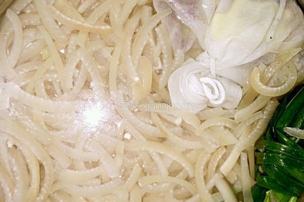 肉皮冻的做法图解5