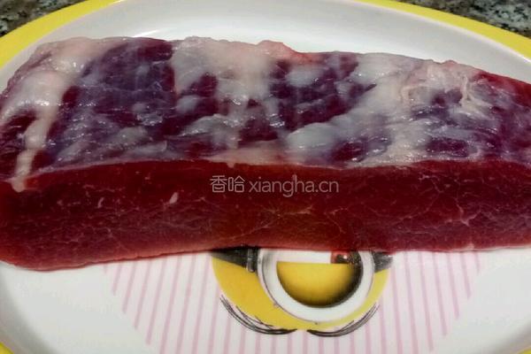 芹菜牛肉丝的做法图解1