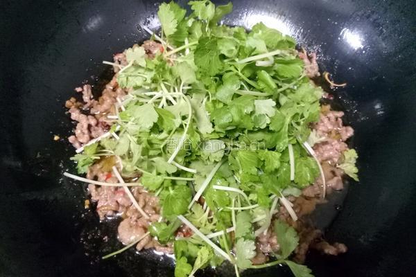 芹菜牛肉丝的做法图解11