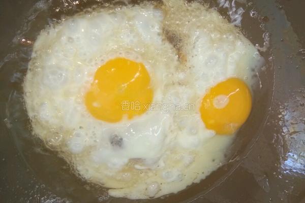 彩色炒飯的做法图解1