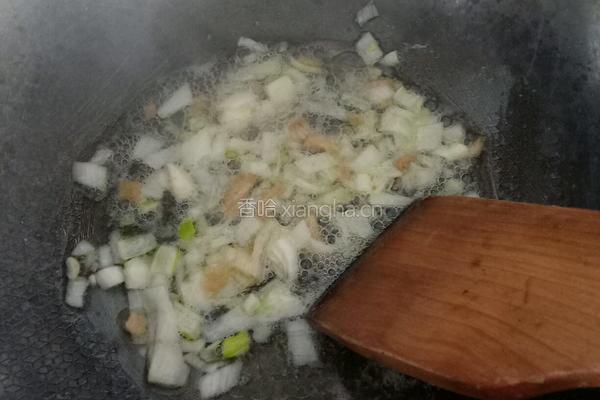 扒菇肉丁的做法图解2