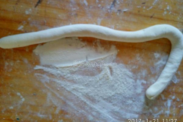 韭菜鸡蛋虾仁饺子的做法图解9