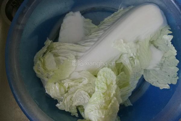 老北京醋熘白菜的做法图解1