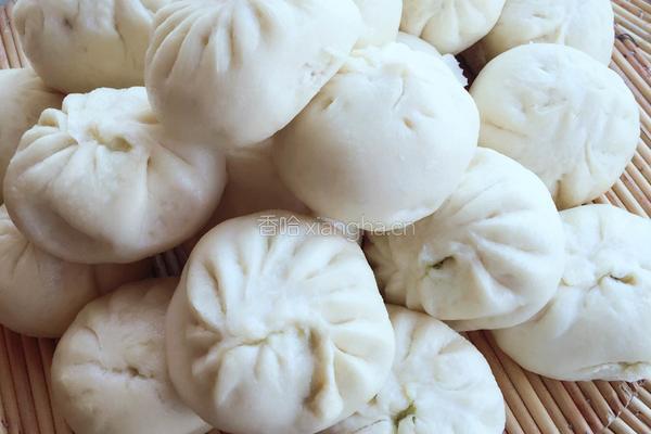 红豆包、烤肠卷的做法图解7