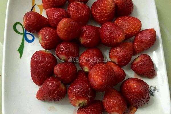 草莓可丽饼的做法图解1