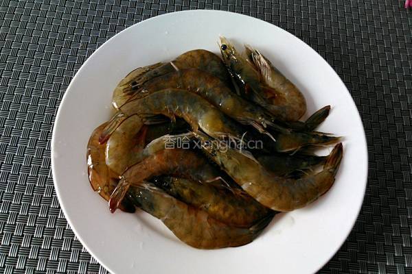 椒盐大虾的做法图解1