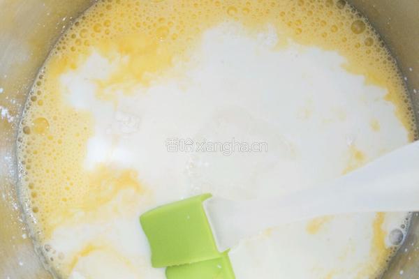 蜂蜜牛奶小餐包的做法图解1