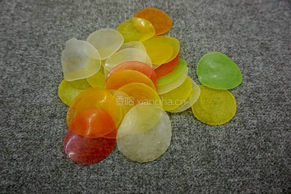 炸虾片的做法图解1