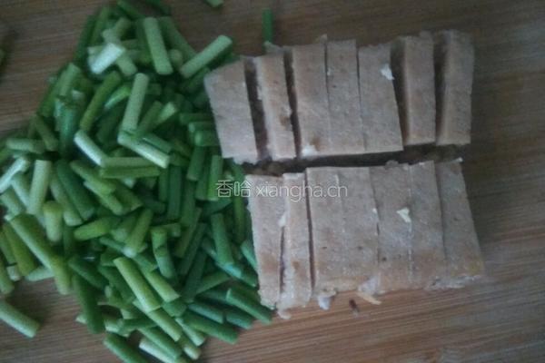 蒜苔炒火腿的做法图解2