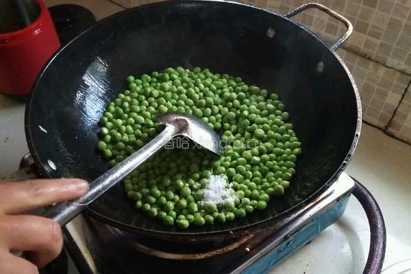 清炒豌豆的做法图解2