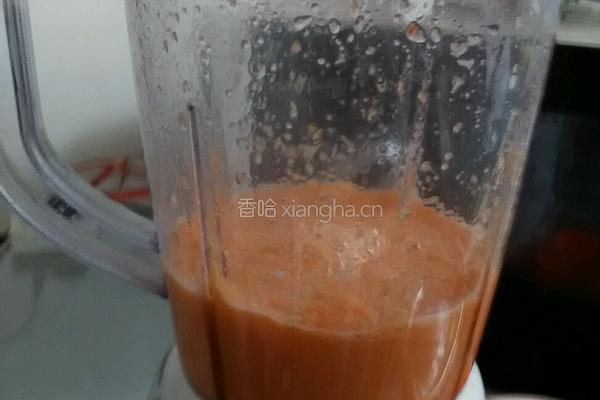 胡萝卜汁的做法图解2