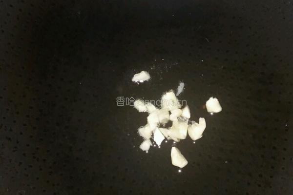 荷兰豆炒香肠的做法图解3