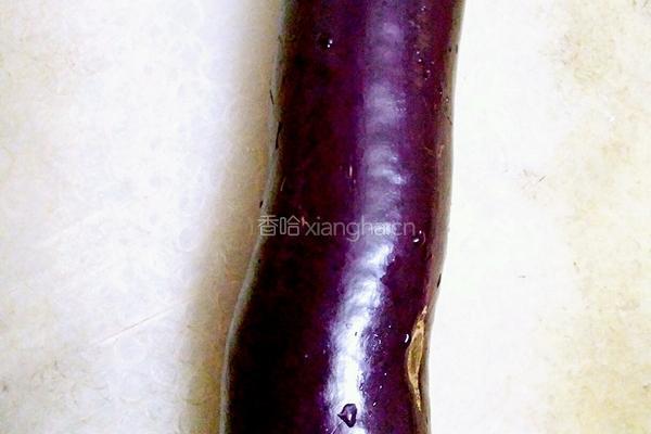凉拌茄子的做法图解1