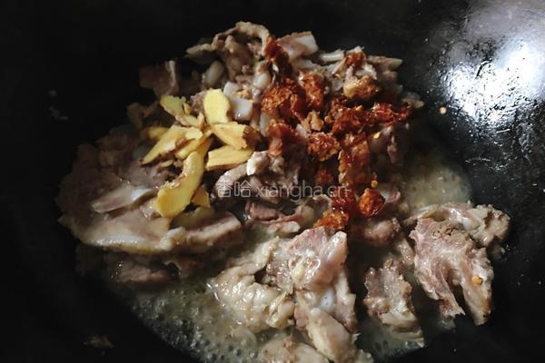 萝卜炖牛筋肉的做法图解6
