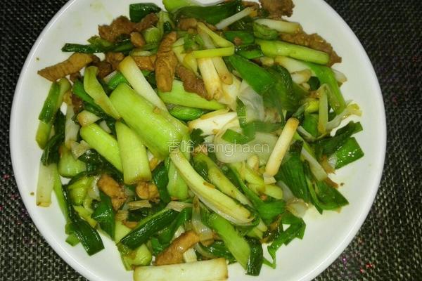 蒜苗炒肉的做法图解7