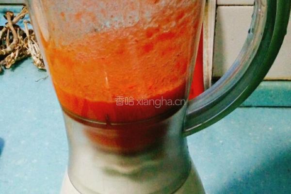 胡萝卜苹果汁的做法图解2