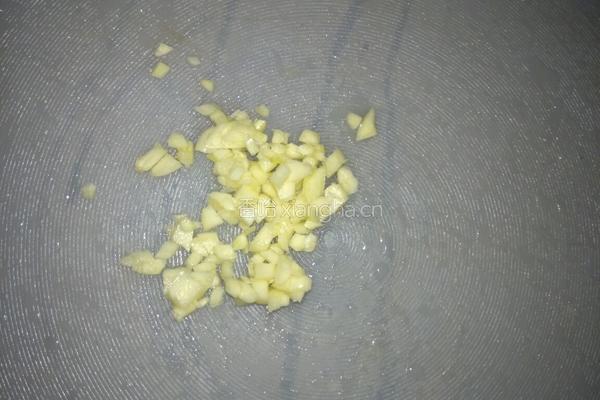 蒜頭泥炒大頭菜的做法图解1