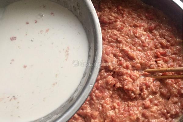 外酥里嫩牛肉丸的做法图解2