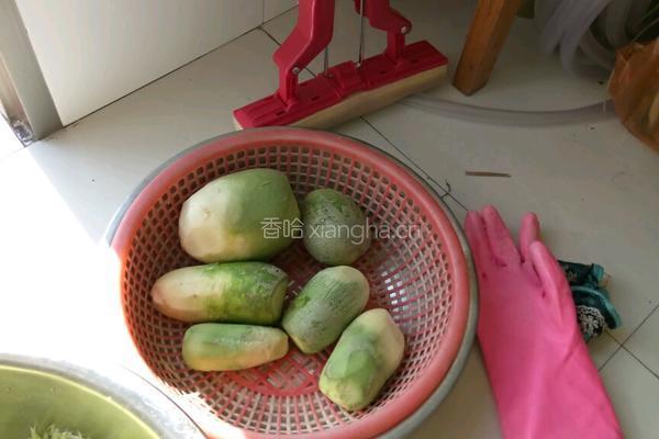 萝卜肉包子馅的做法图解1