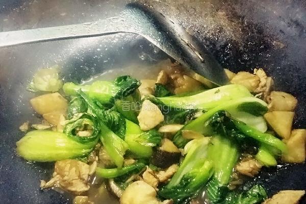 鸡腿菇炒鸡脯的做法图解3