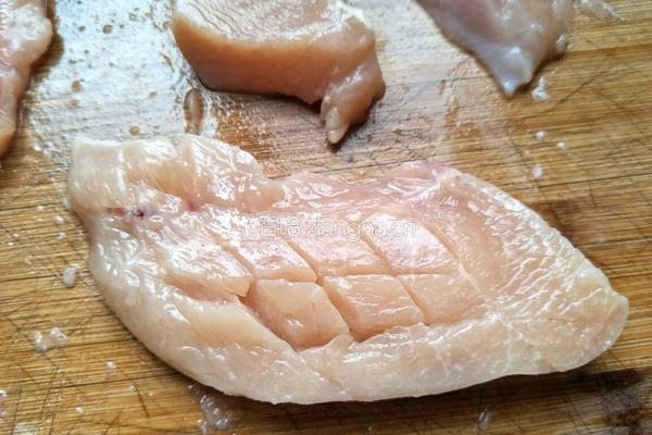 香酥炸鸡排的做法图解1