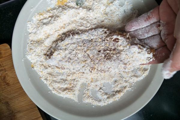 香酥炸鸡排的做法图解4