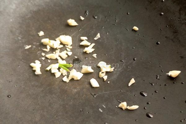 瘦肉蒜蓉炒油麦菜的做法图解1