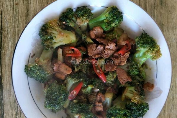 西兰花炒肉的做法图解4