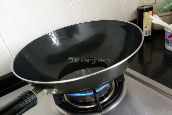 番茄酱炒青菜的做法图解1