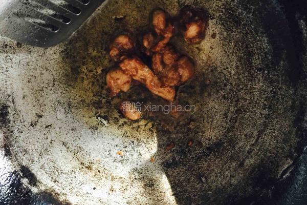 羊肉炒蒜薹的做法图解3