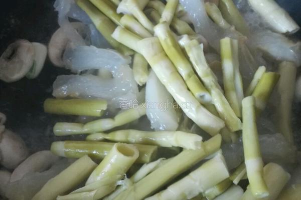 野笋炒蹄筋的做法图解9