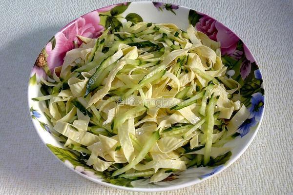 芝麻酱拌黄瓜豆皮的做法图解7