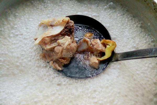 山薯大骨汤的做法图解2