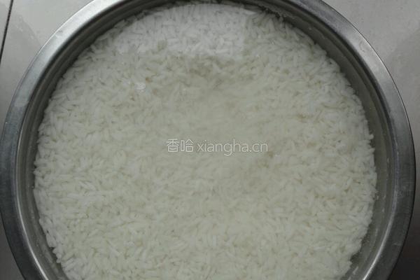 粽香糯米糕的做法图解1