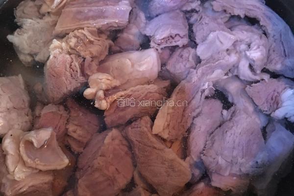 红烩牛肉的做法图解1