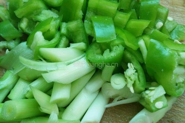 蒜炒腊肉的做法图解3
