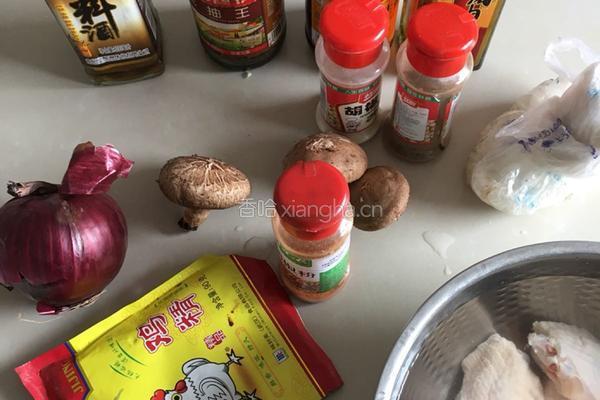 电饭煲焖鸡翅的做法图解2