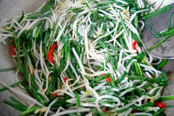 韭菜炒绿豆芽的做法图解6