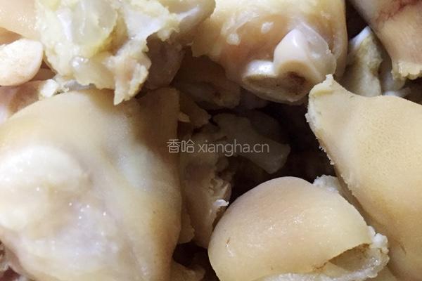 酱猪蹄的做法图解1