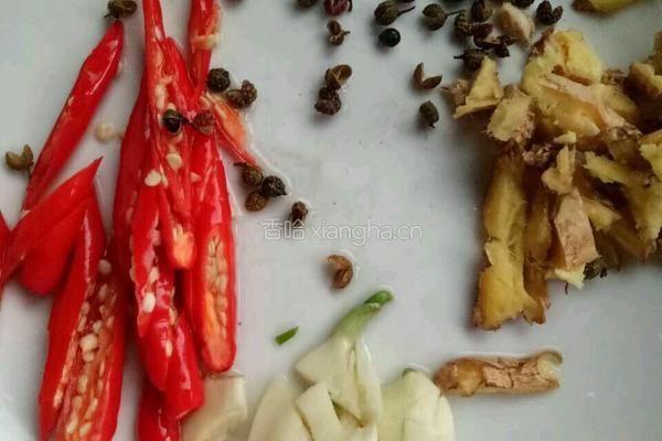 辣炒鸡翅尖的做法图解2