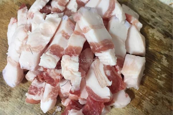梅菜红烧肉的做法图解1