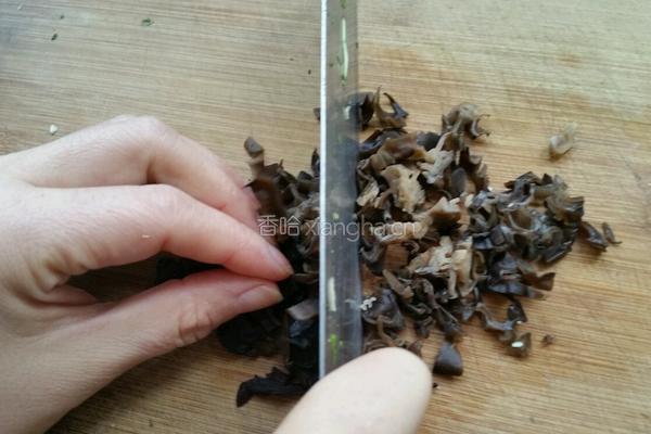 芹菜猪肉饺子的做法图解3