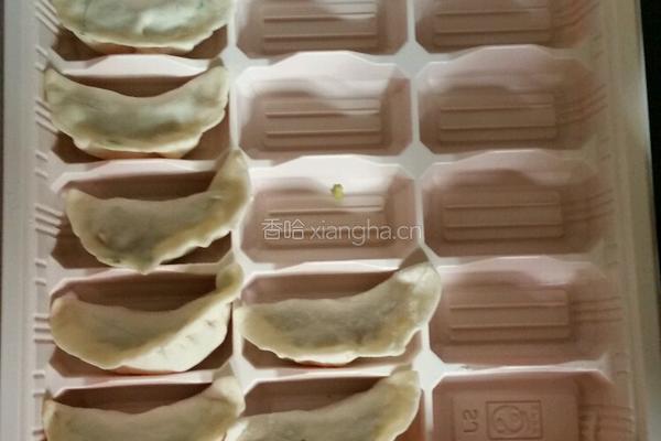 芹菜猪肉饺子的做法图解13