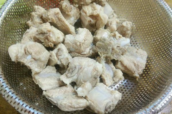土豆烧排骨的做法图解4